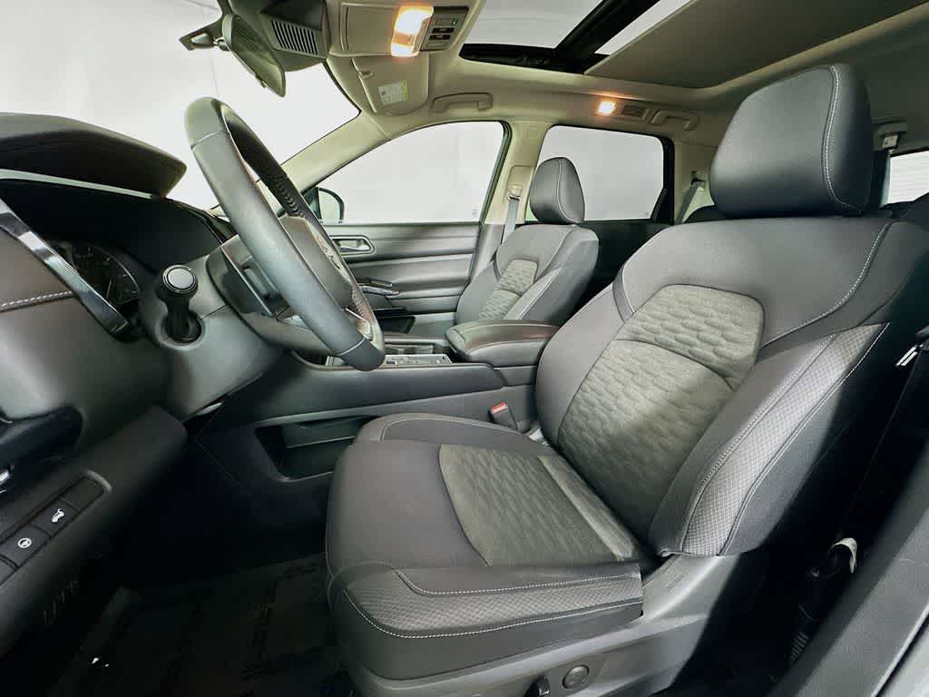 Thumbnail: 2022 Nissan Pathfinder - 12