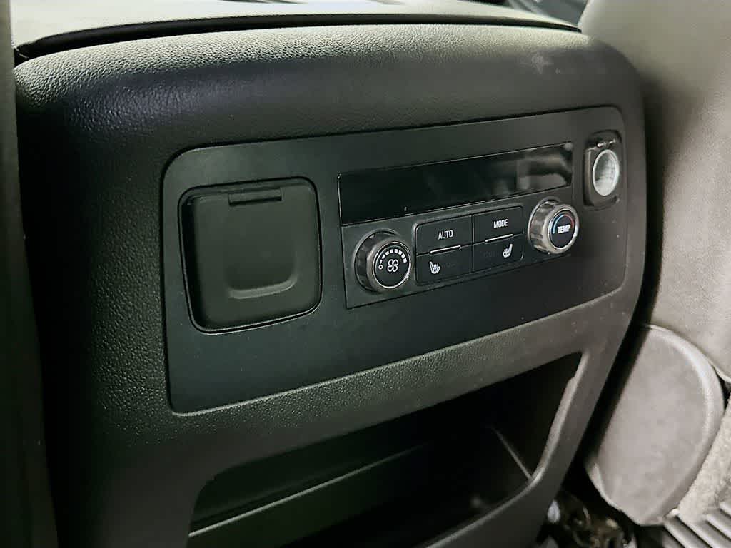 Thumbnail: 2015 Chevrolet Tahoe - 13