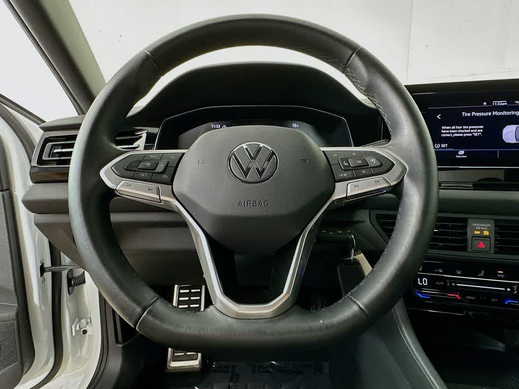 Thumbnail: 2025 Volkswagen Jetta - 14