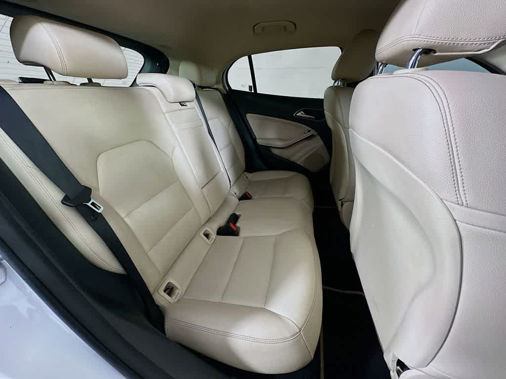 Thumbnail: 2018 Mercedes-Benz GLA - 31