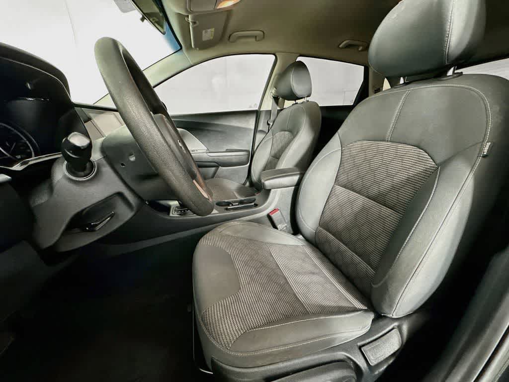 Thumbnail: 2020 Kia Niro - 12