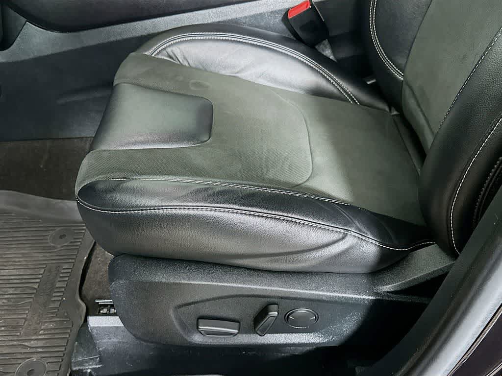 Thumbnail: 2020 Ford Edge - 31