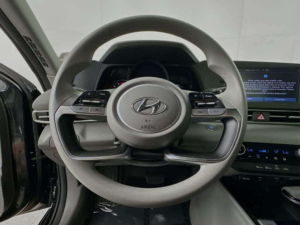 Thumbnail: 2022 Hyundai Elantra - 13