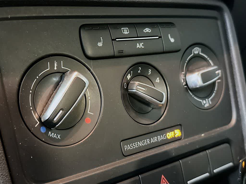 Thumbnail: 2013 Volkswagen Beetle - 17