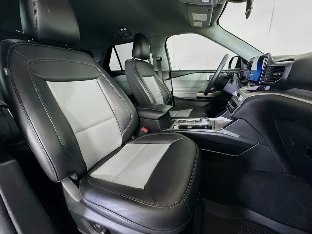 Thumbnail: 2022 Ford Explorer - 15
