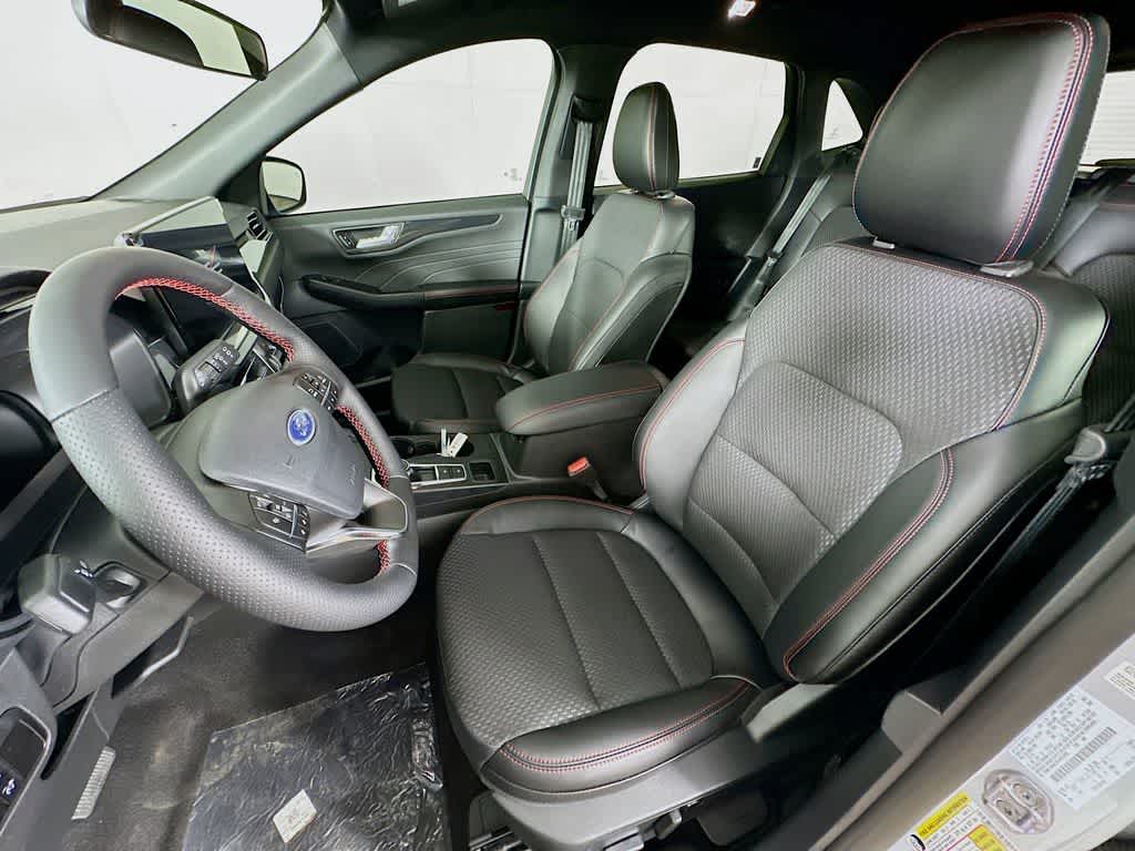 2025 Ford Escape ST-Line Select 12