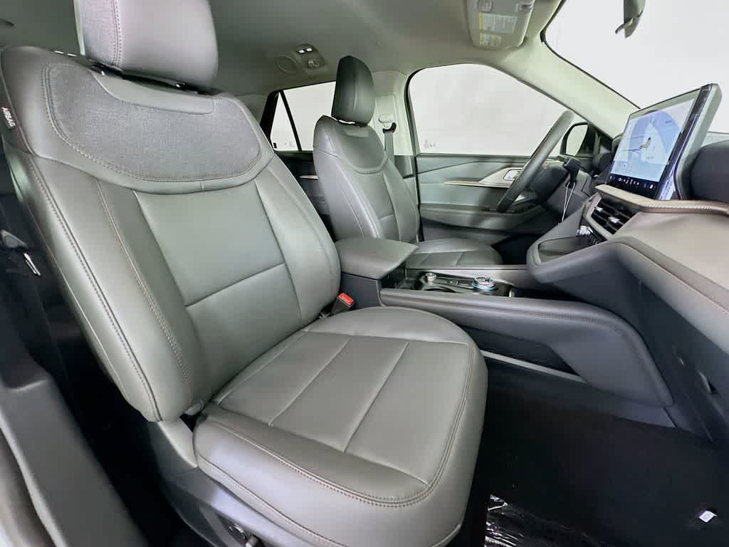 Thumbnail: 2025 Ford Explorer - 15