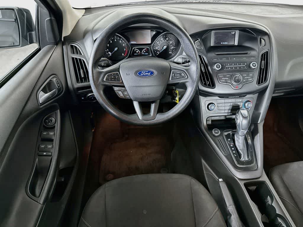 Thumbnail: 2015 Ford Focus - 10