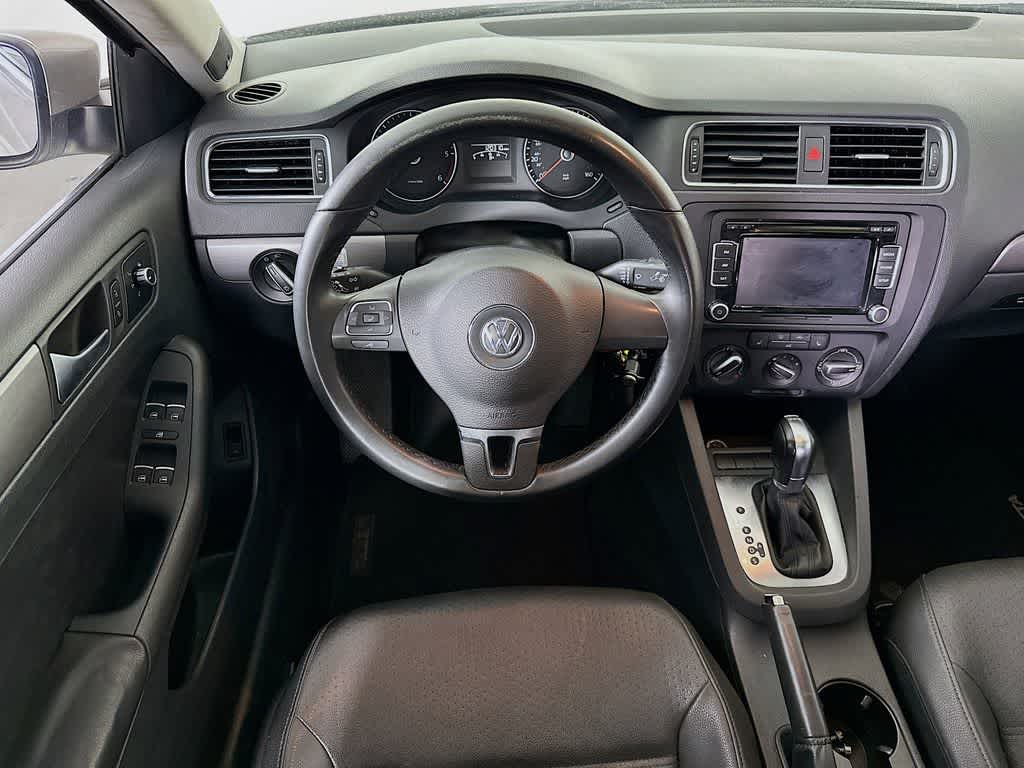 Thumbnail: 2013 Volkswagen Jetta - 10