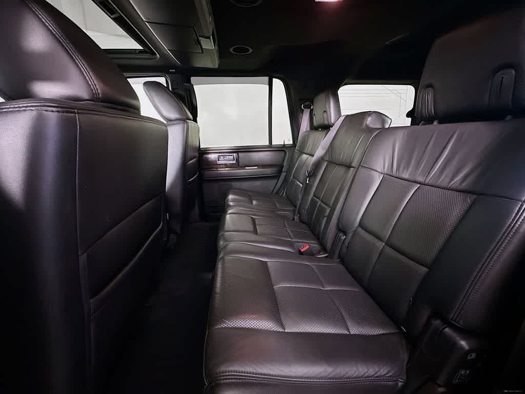 2010 Lincoln Navigator  14