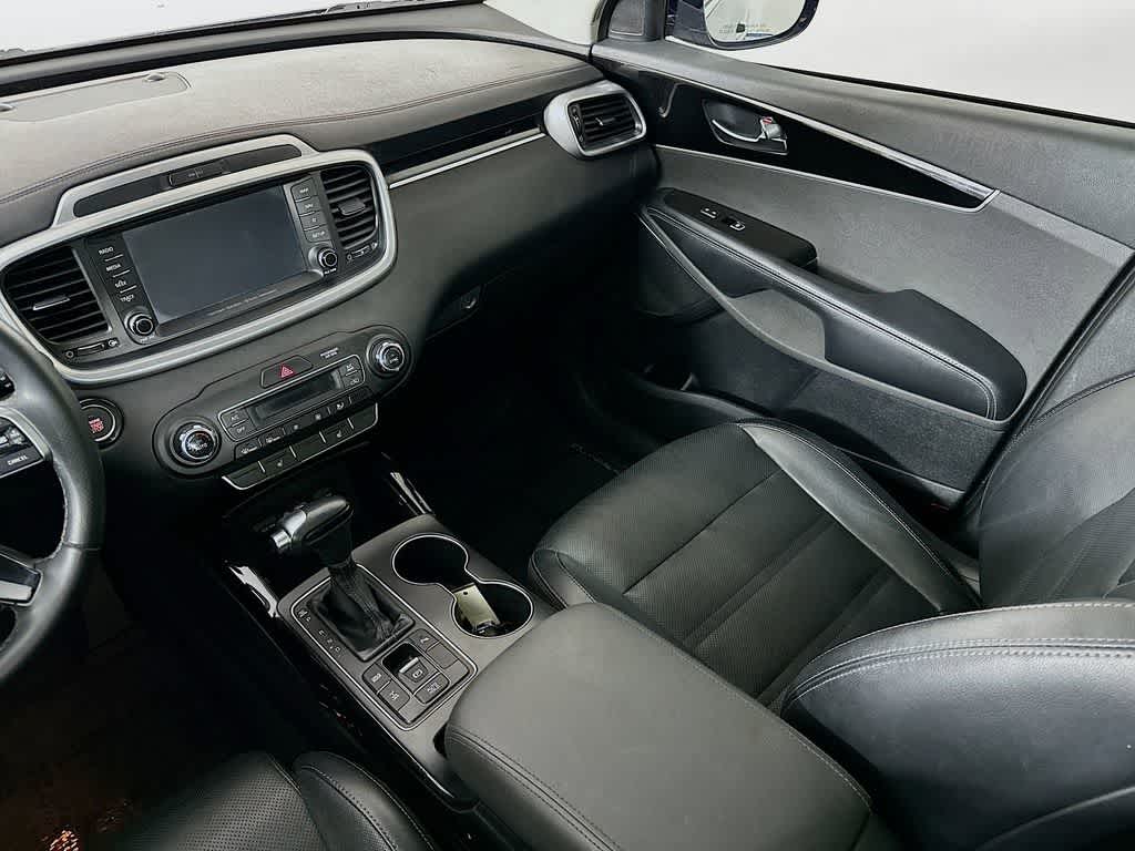 Thumbnail: 2019 Kia Sorento - 11