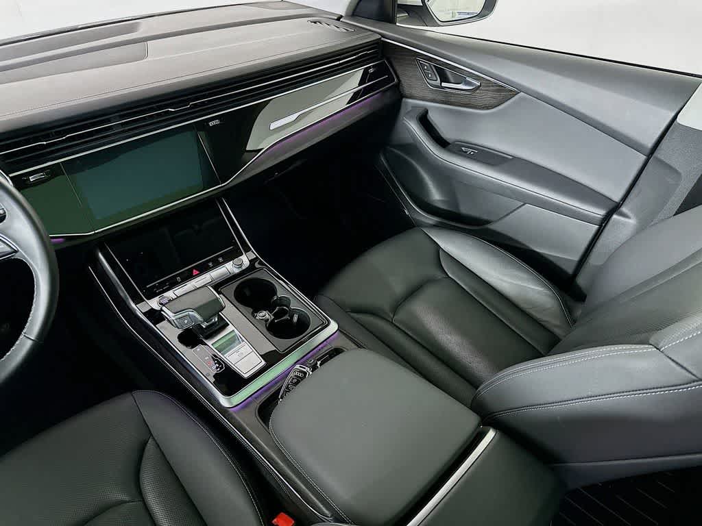 Thumbnail: 2023 Audi Q8 - 11