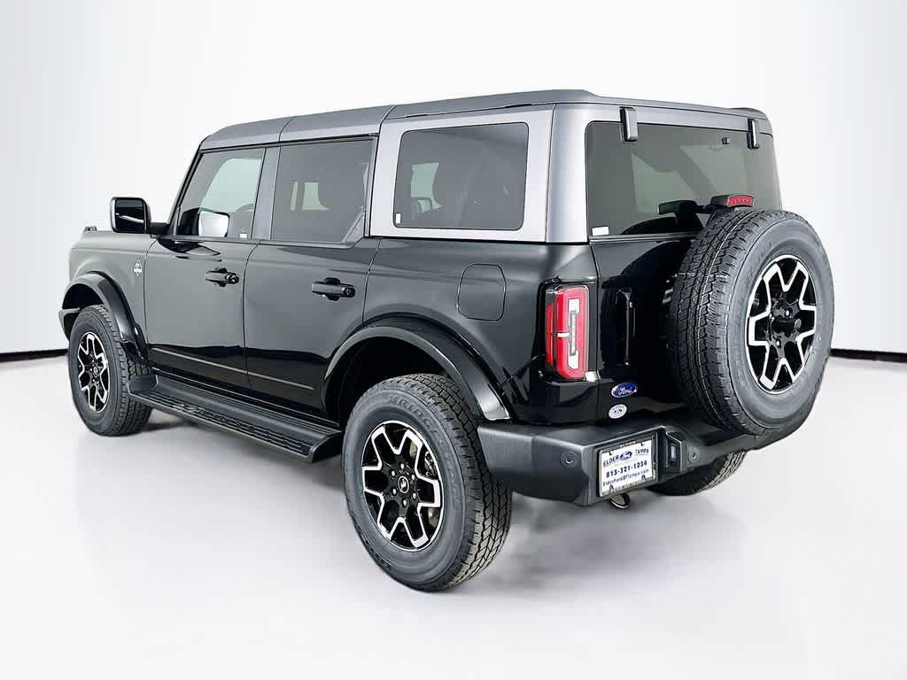 2025 Ford Bronco Outer Banks 4