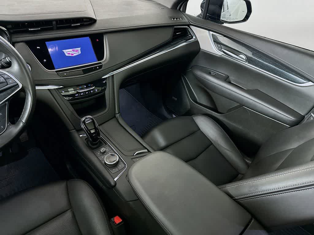 Thumbnail: 2023 Cadillac XT5 - 11