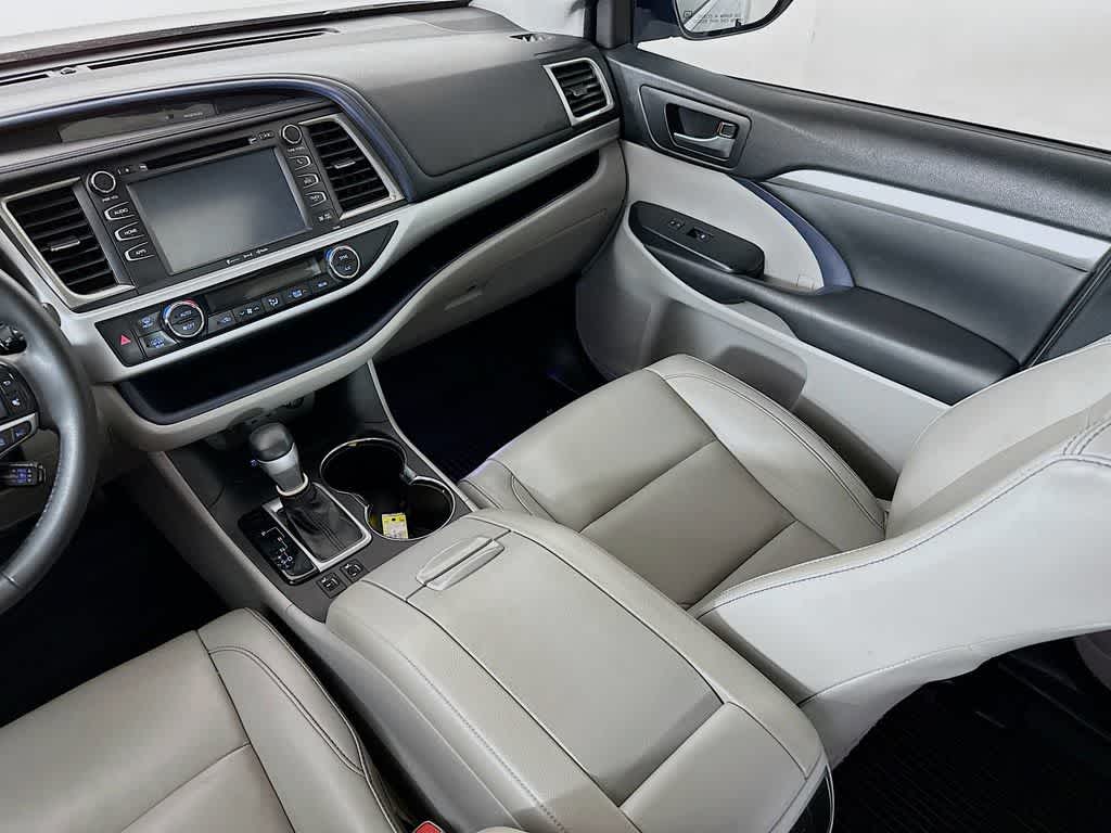 Thumbnail: 2019 Toyota Highlander - 10