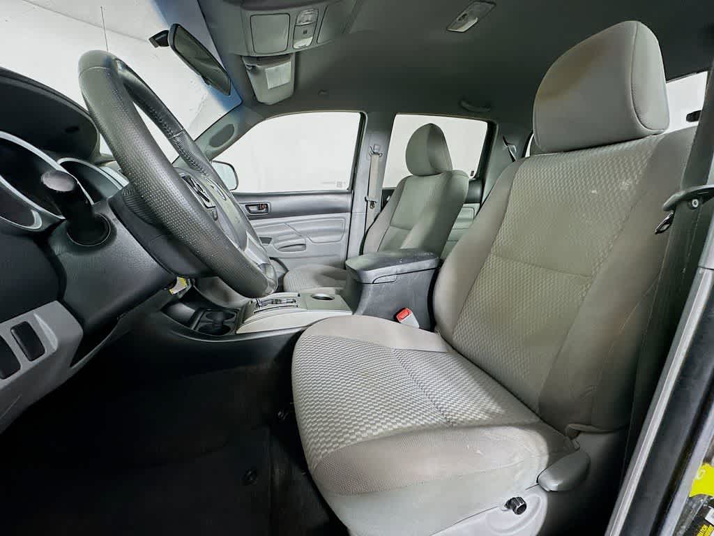 Thumbnail: 2014 Toyota Tacoma - 12