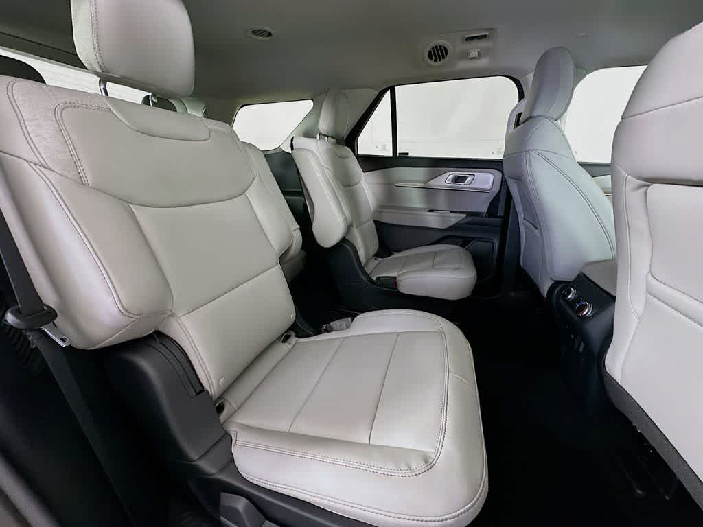 Thumbnail: 2025 Ford Explorer - 32