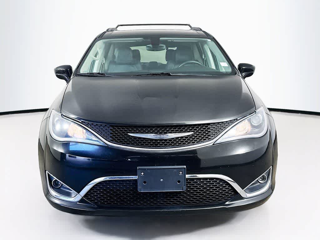 Thumbnail: 2017 Chrysler Pacifica - 6