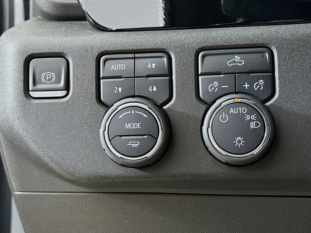 Thumbnail: 2022 Chevrolet Silverado 1500 - 26