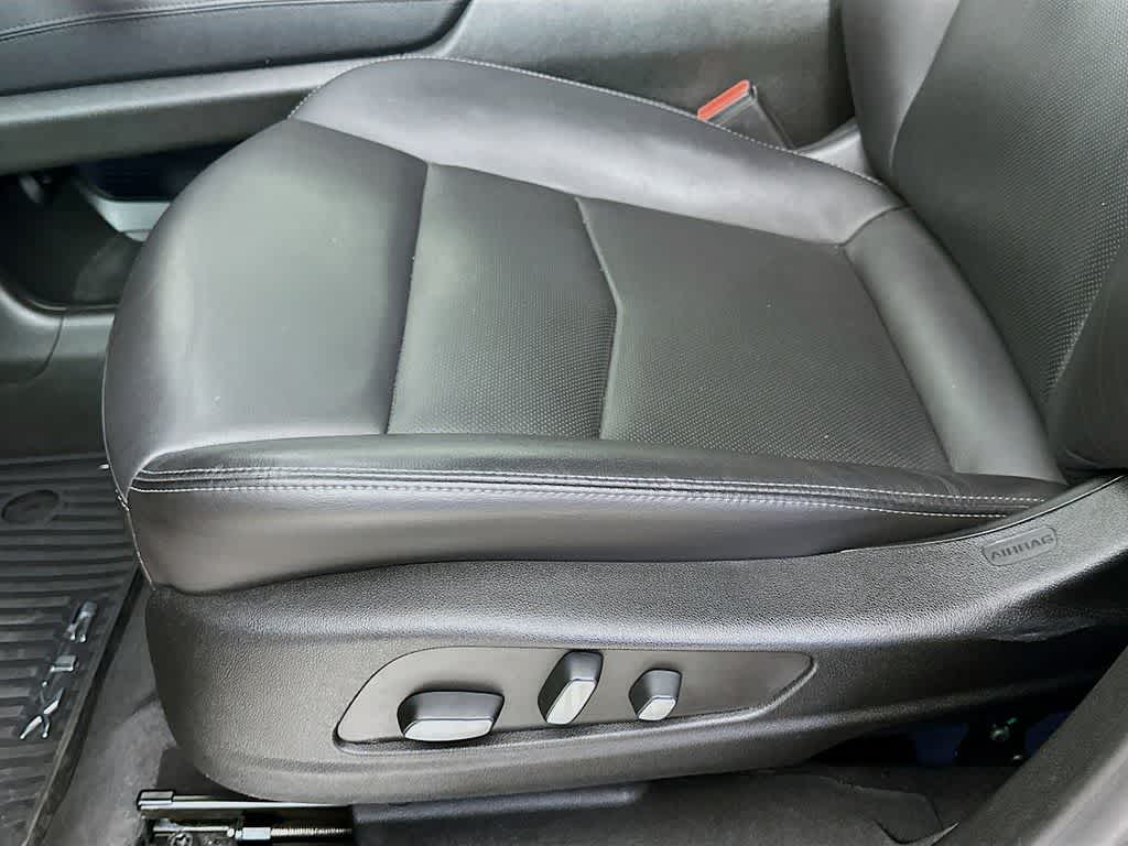 Thumbnail: 2023 Cadillac XT5 - 30