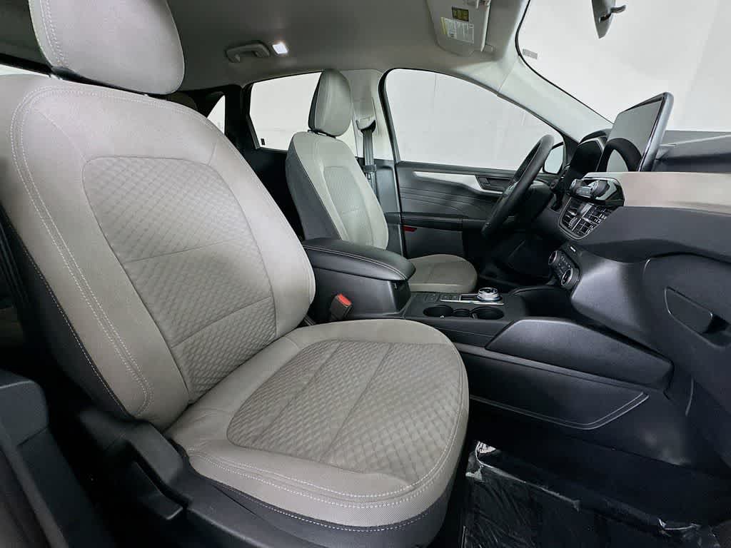 Thumbnail: 2022 Ford Escape - 15