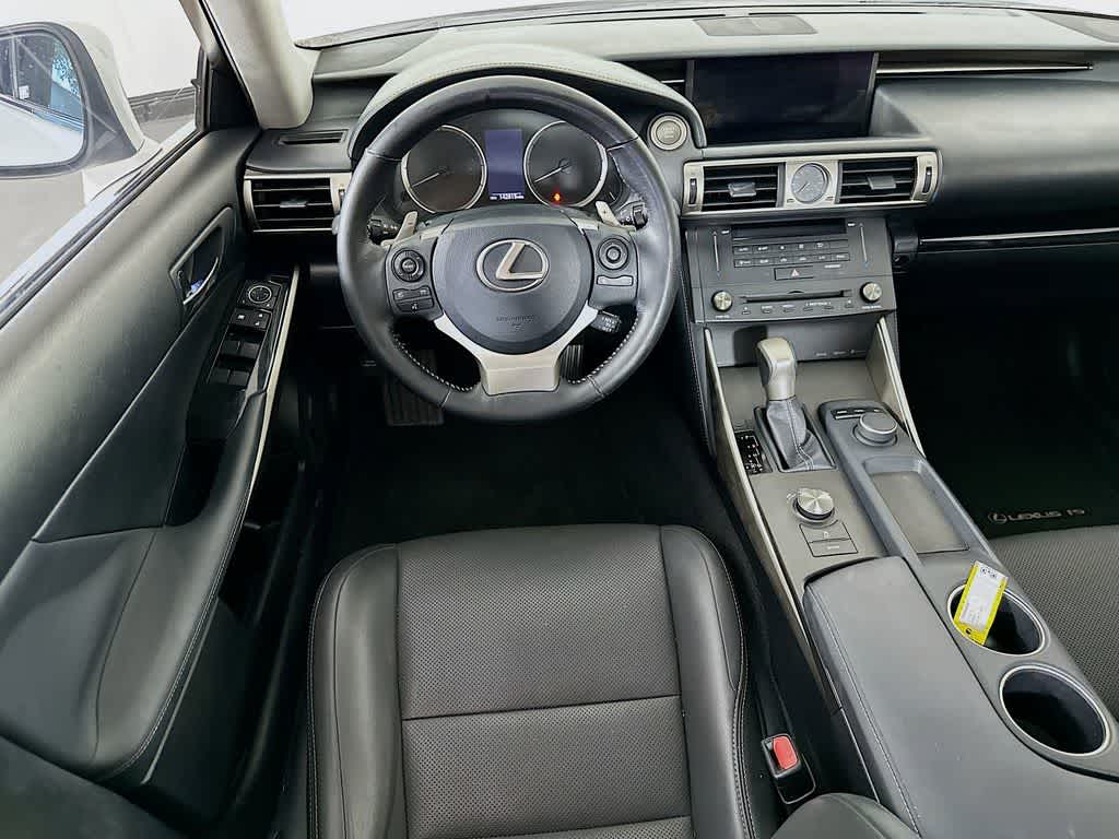 2016 Lexus IS 200t 10