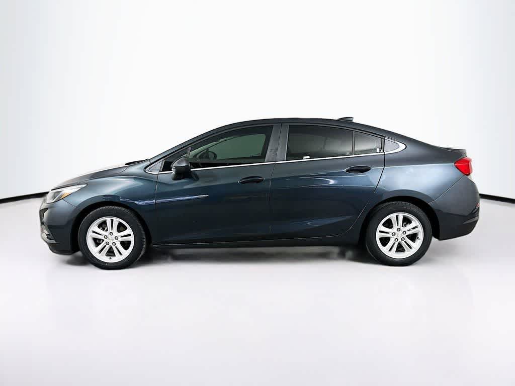 Thumbnail: 2018 Chevrolet Cruze - 3