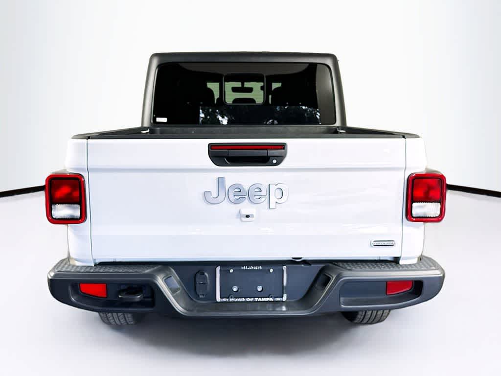 Thumbnail: 2023 Jeep Gladiator - 5