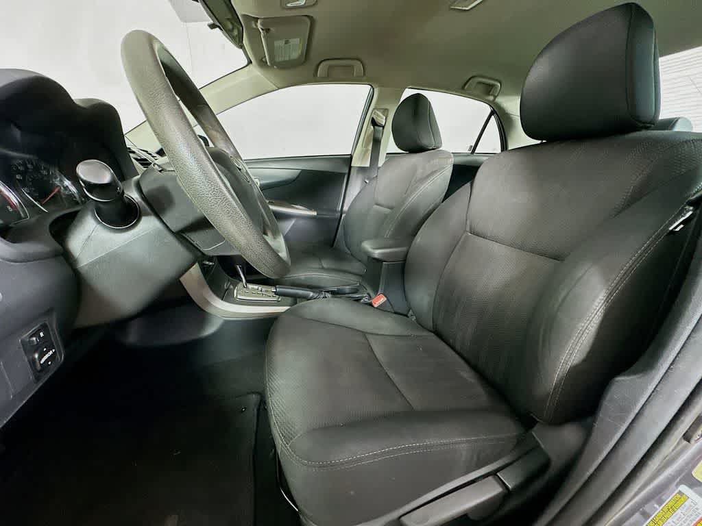 Thumbnail: 2013 Toyota Corolla - 12