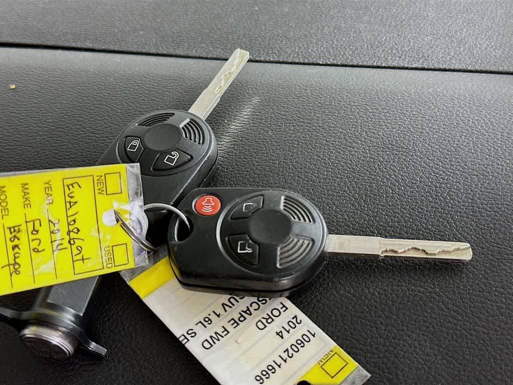 Thumbnail: 2014 Ford Escape - 21