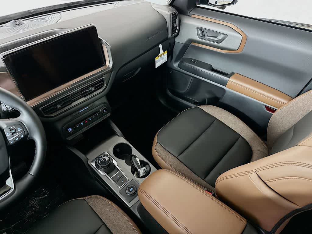 Thumbnail: 2025 Ford Bronco Sport - 11