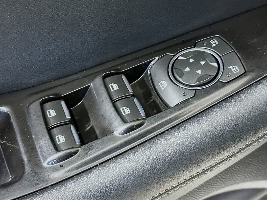 Thumbnail: 2016 Ford Edge - 30