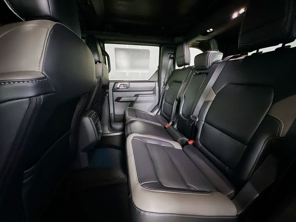 2025 Ford Bronco Outer Banks 13