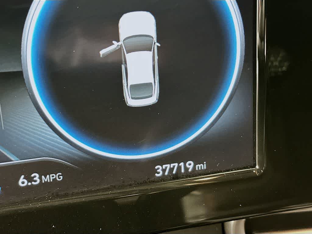 Thumbnail: 2022 Hyundai Elantra - 18