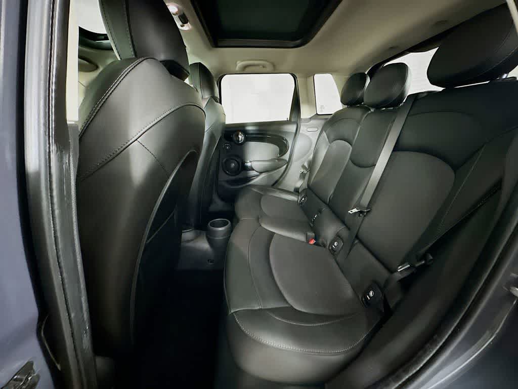 Thumbnail: 2016 MINI Cooper Hardtop - 13