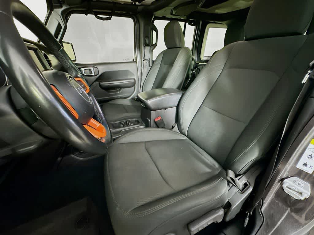 Thumbnail: 2019 Jeep Wrangler - 12