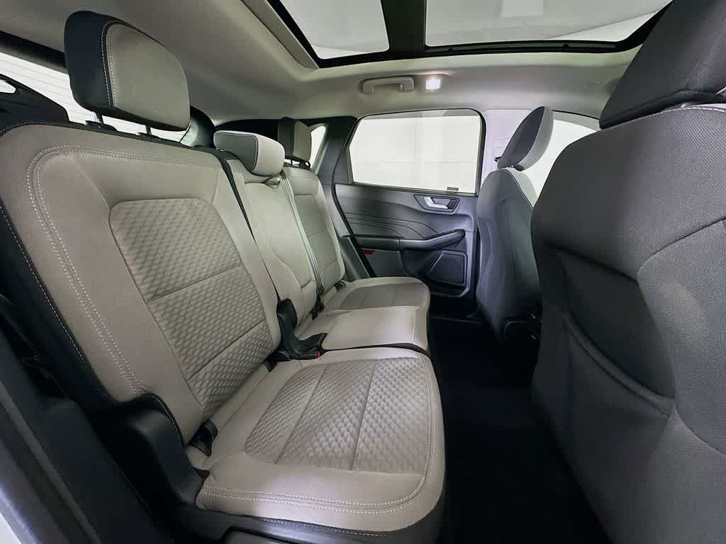 Thumbnail: 2021 Ford Escape - 32