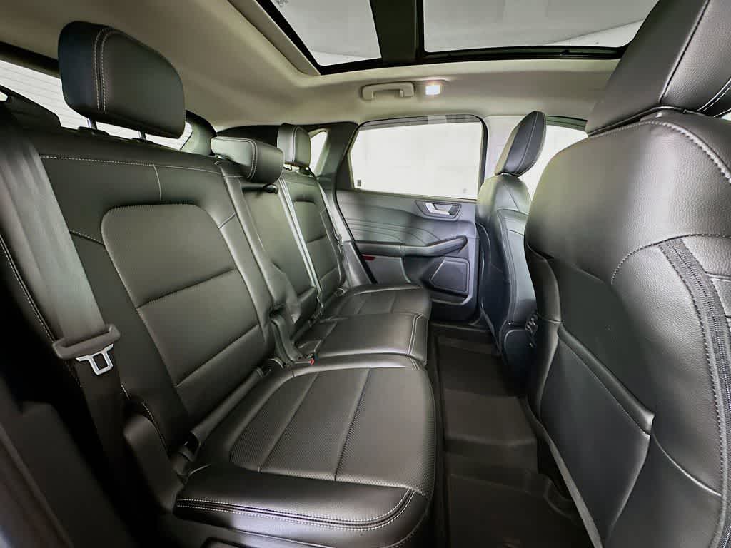 Thumbnail: 2022 Ford Escape - 31