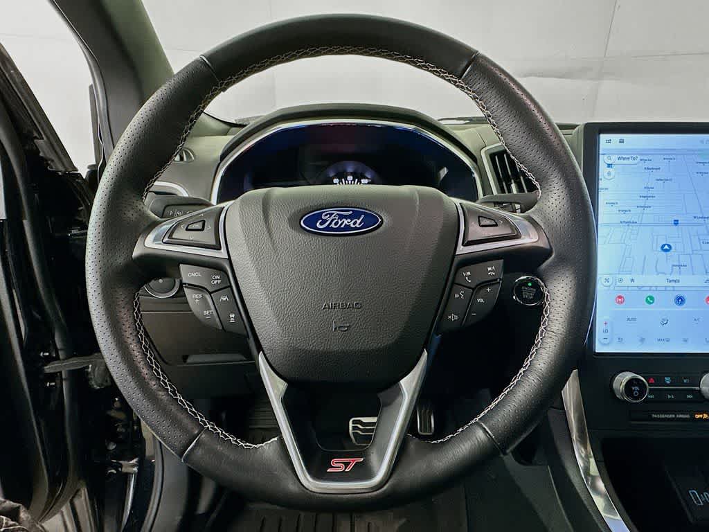 Thumbnail: 2021 Ford Edge - 16