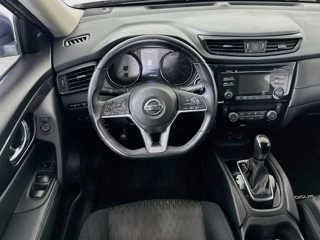 Thumbnail: 2017 Nissan Rogue - 10