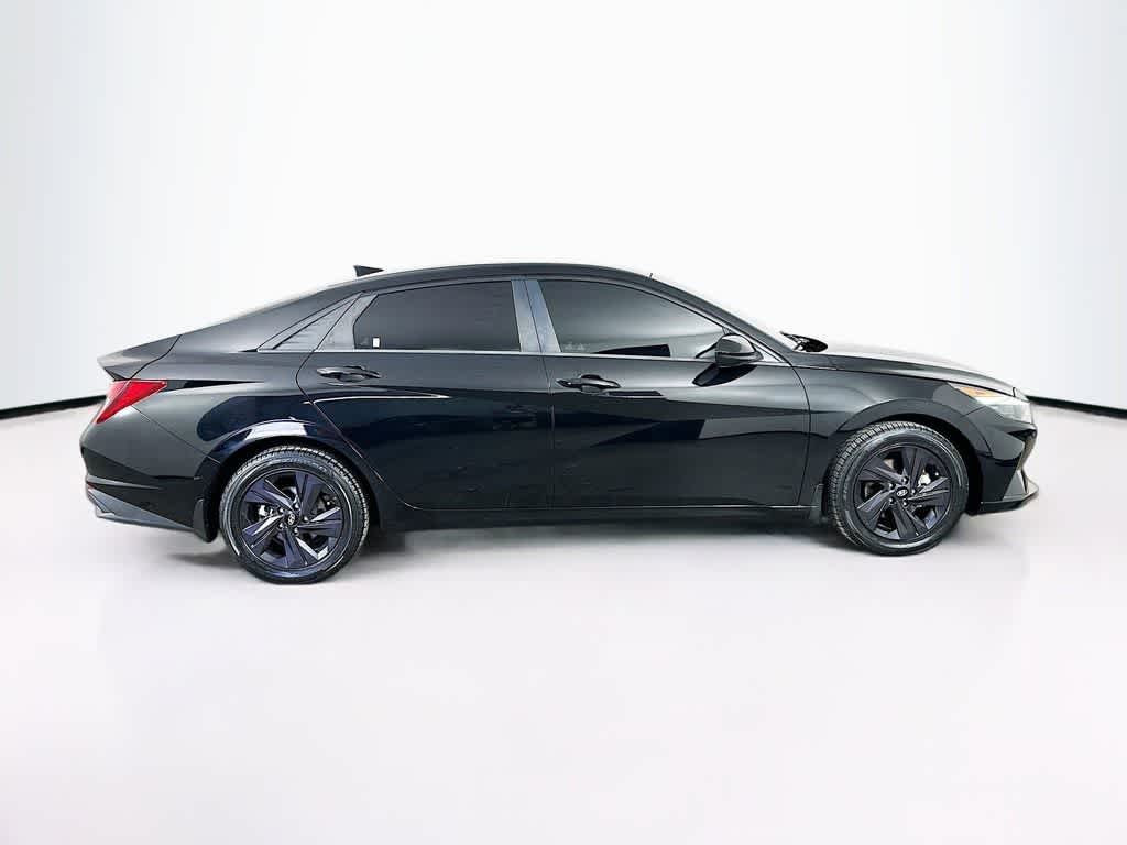 Thumbnail: 2022 Hyundai Elantra - 23