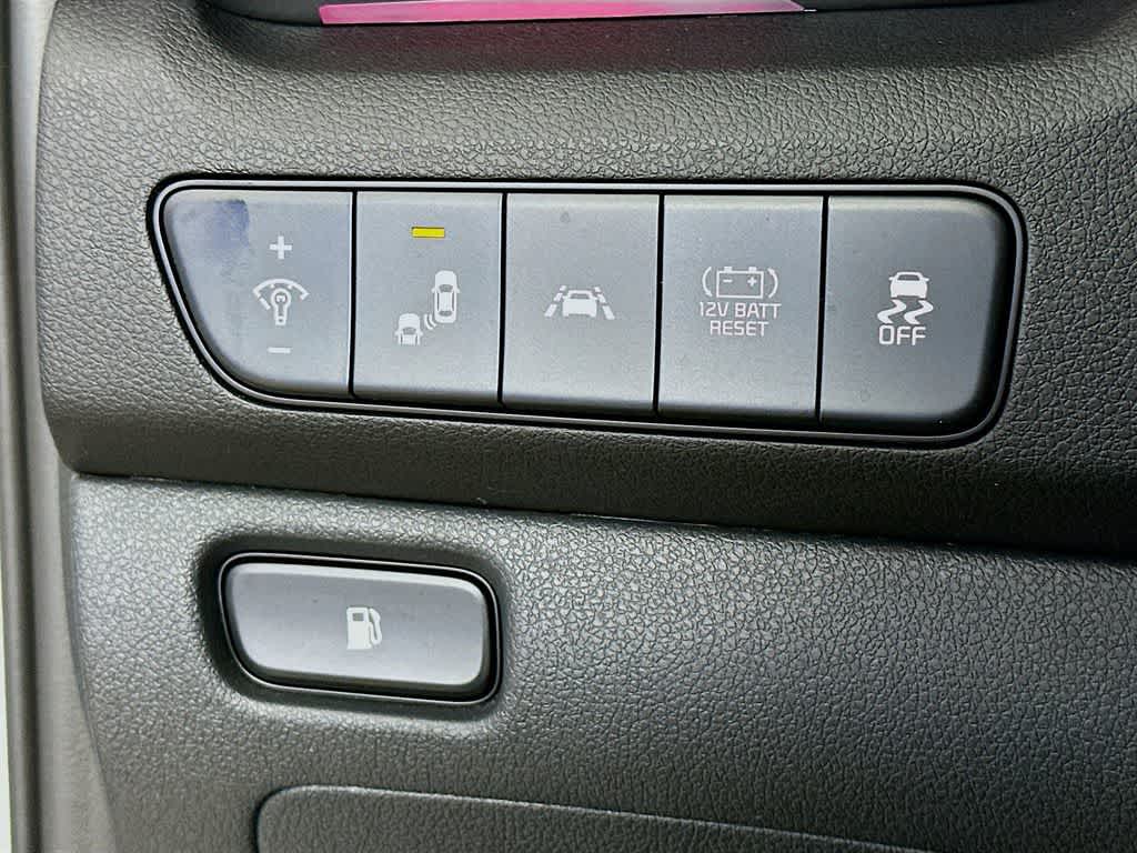 Thumbnail: 2022 Kia Niro - 26