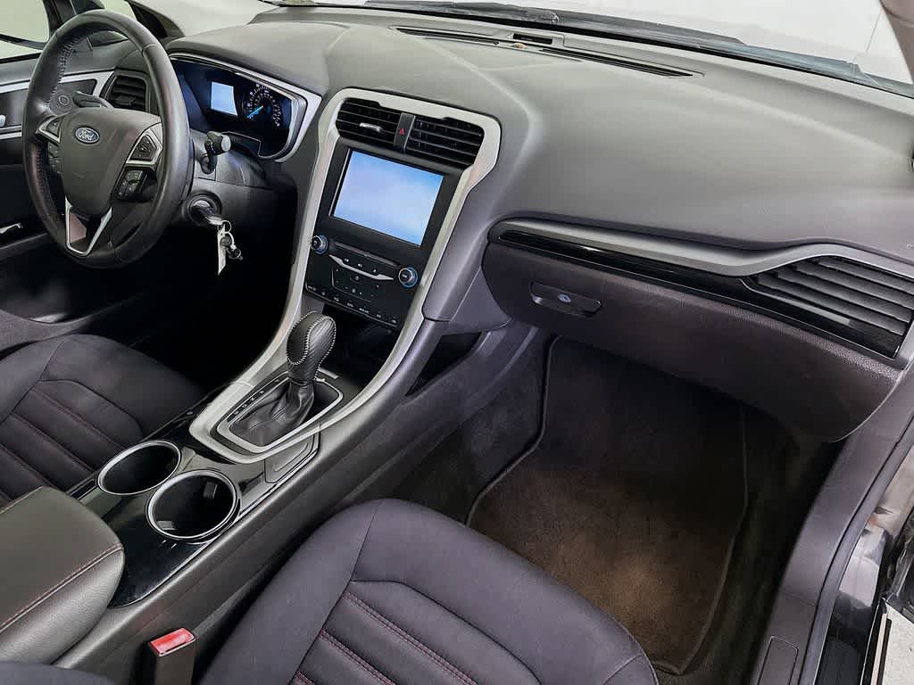 Thumbnail: 2013 Ford Fusion - 31