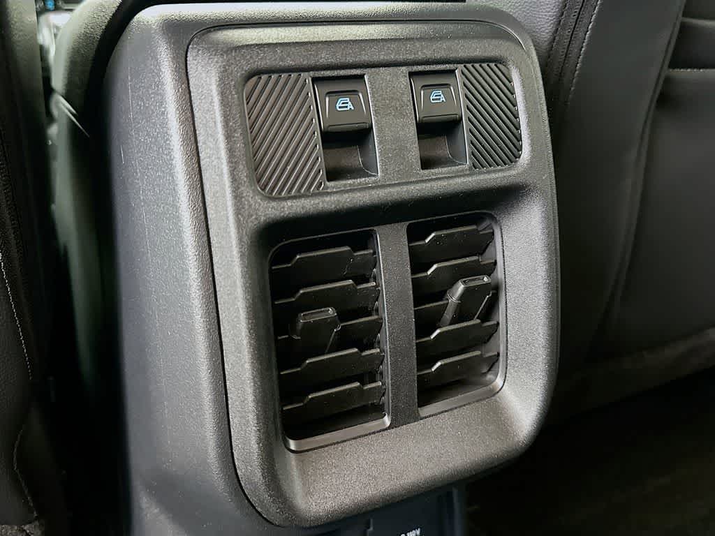 2025 Ford Bronco Outer Banks 32