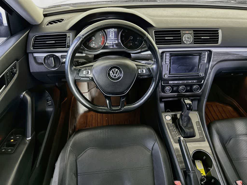 Thumbnail: 2016 Volkswagen Passat - 10