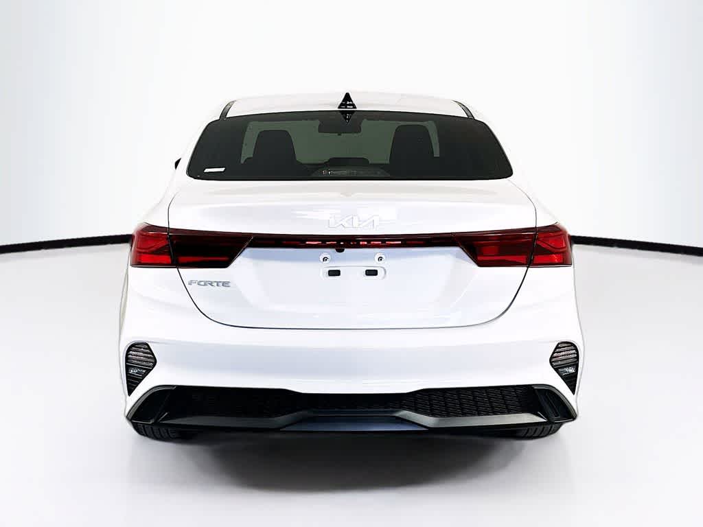 Thumbnail: 2024 Kia Forte - 5