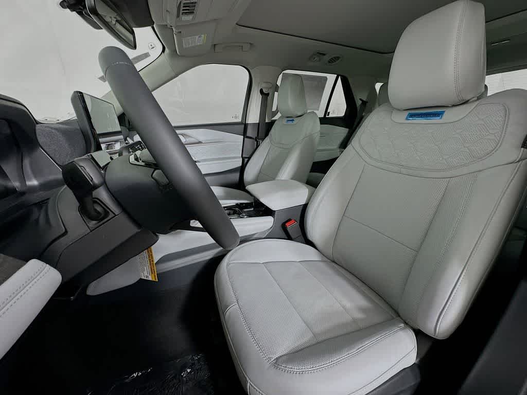 2025 Ford Explorer Platinum 12