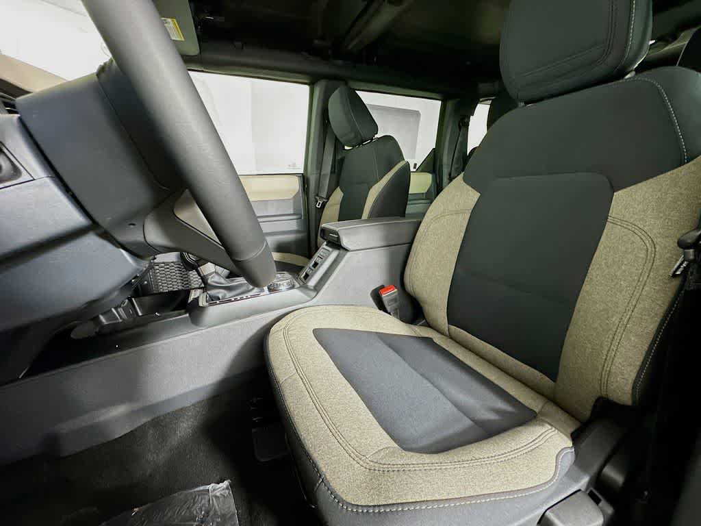 Thumbnail: 2025 Ford Bronco - 12