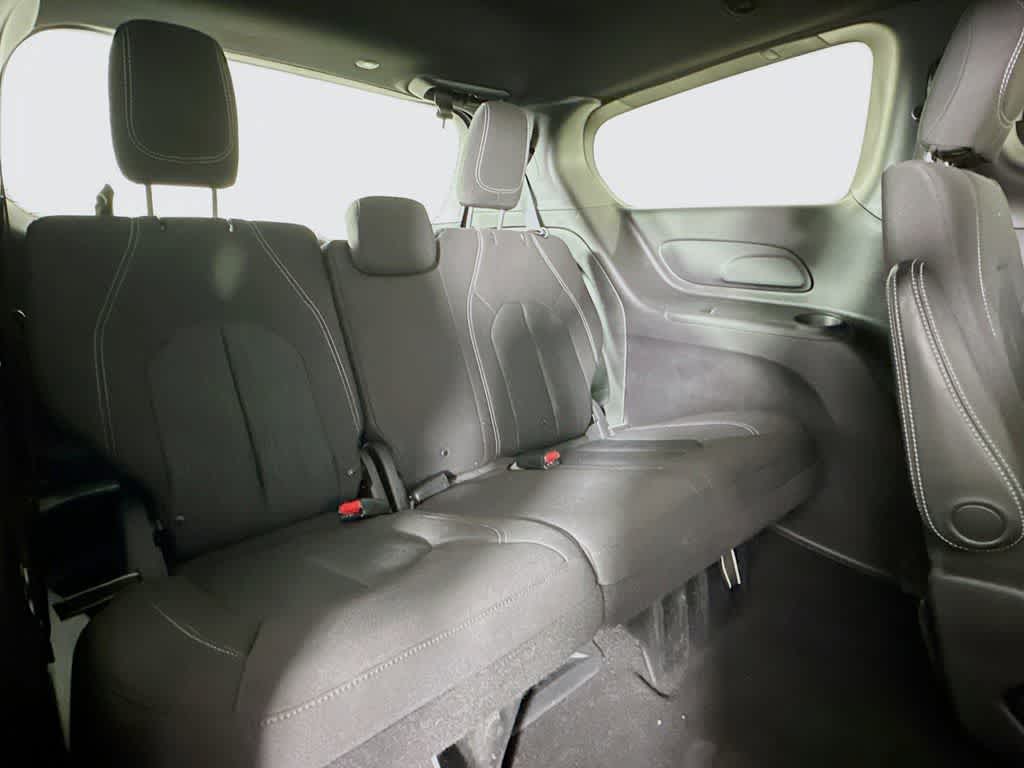 Thumbnail: 2019 Chrysler Pacifica - 31