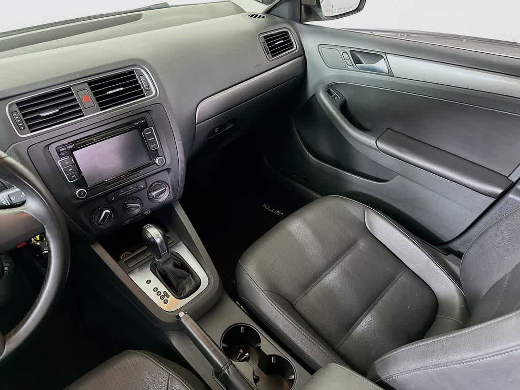 Thumbnail: 2013 Volkswagen Jetta - 11